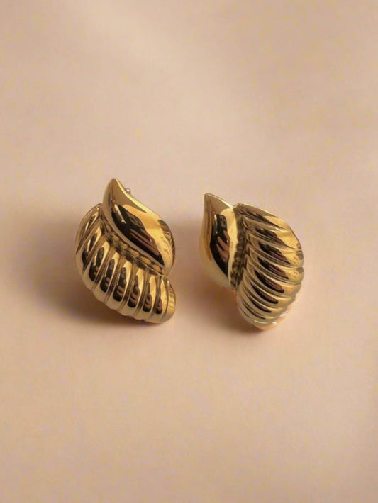 Curve Ribbed Studs-0